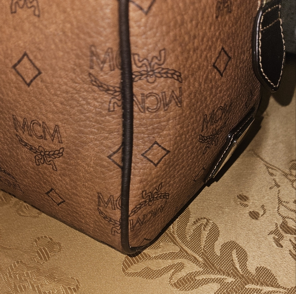 MCM Visetos Boston Bag 30 Dark Brown - Picture 4 of 9